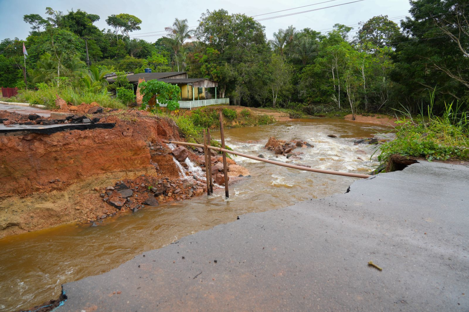 Prefeitura inicia construção de ponte na Estrada de Santo Antônio para encerrar isolamento de comunidades
