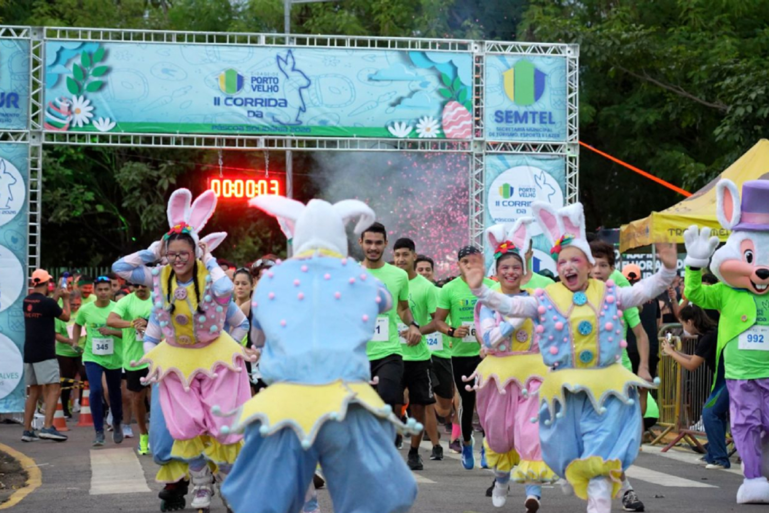 Antes do amanhecer, corrida toma as ruas e leva multidão ao esporte em Porto Velho